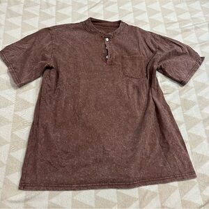 NWOT men’s Amazon Brandless brown short sleeve Henley pocket tee